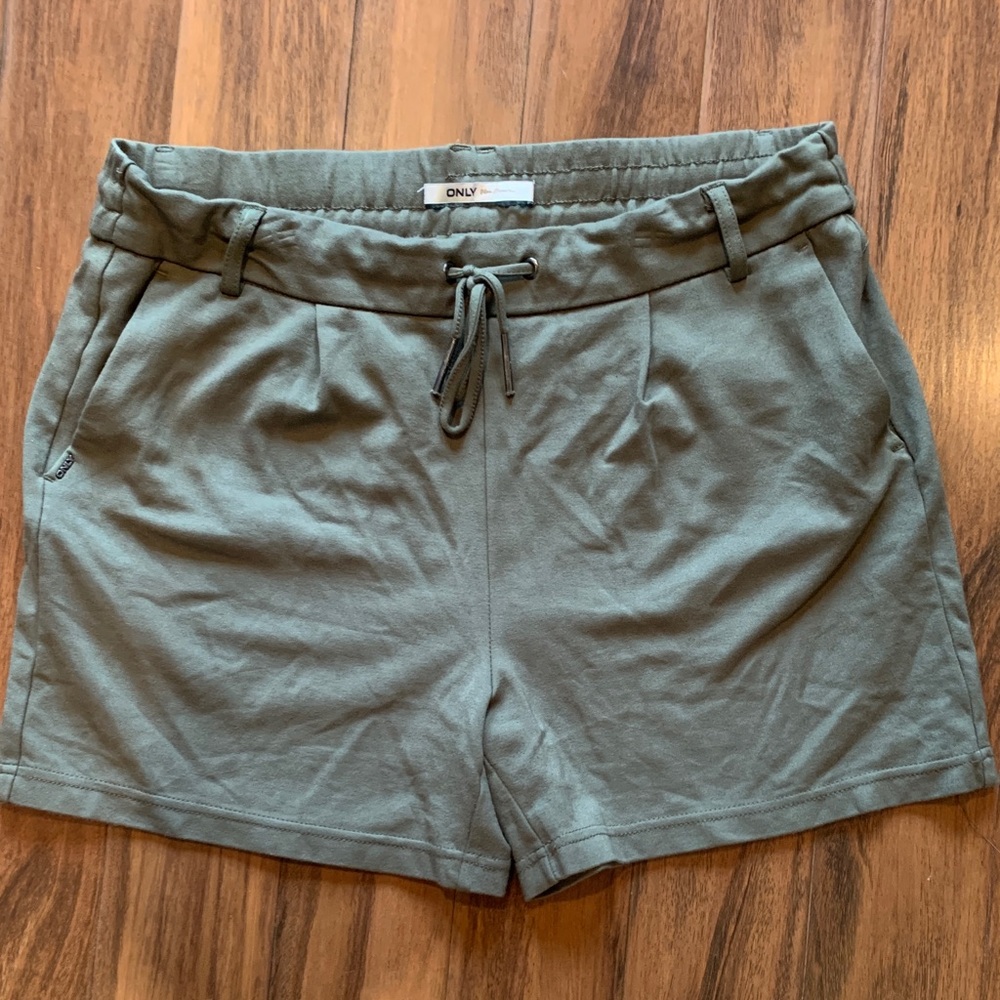 ONLY Women's Green Stretch Shorts